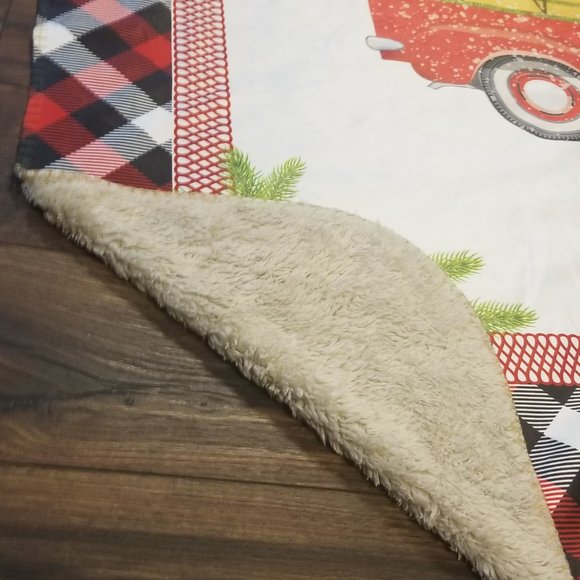 Hallmark Sherpa Blanket - NWOT - Picture 3 of 4